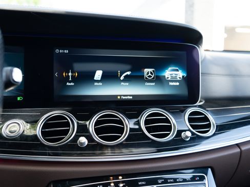 Used 2018 Mercedes-Benz E 63 AMG S image 21