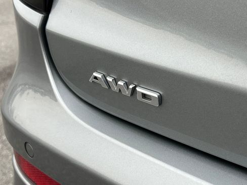 Certified 2025 Cadillac XT6 Premium Luxury image 16