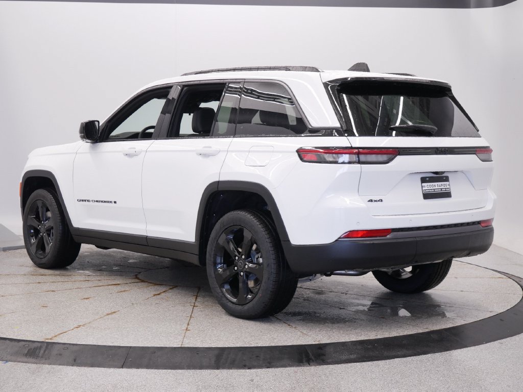 New 2027 Jeep Grand Cherokee Limited AWD/4WD image 3