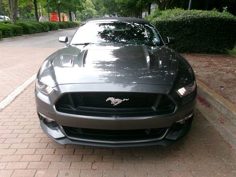 Used 2015 Ford Mustang GT Premium RWD image 3