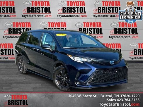 Used 2025 Toyota Sienna XSE AWD/4WD image 1