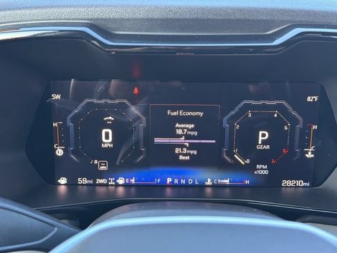 Used 2024 Chevrolet Colorado ZR2 w/ Technology Package AWD/4WD image 18