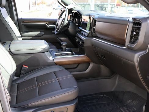 Certified 2025 Chevrolet Silverado 1500 High Country w/ Technology Package image 7