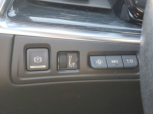 Certified 2023 Cadillac XT5 Premium Luxury w/ Technology Package AWD/4WD image 15
