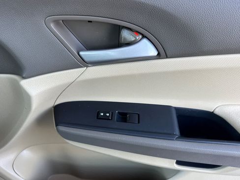 Used 2010 Honda Accord LX image 17