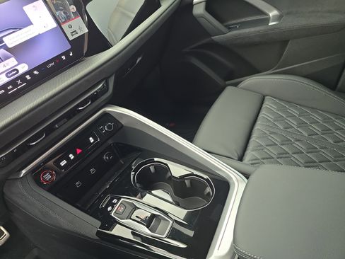 New 2026 Audi SQ5 Premium Plus image 25