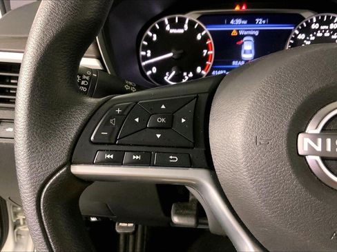 Used 2025 Nissan Altima 2.5 SV FWD image 18