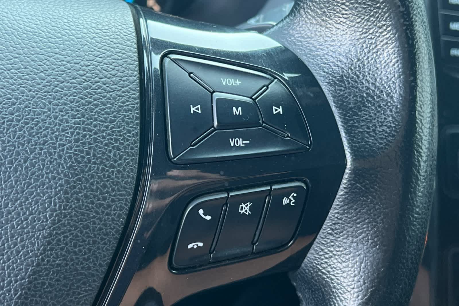Used 2017 Ford Explorer XLT FWD image 29