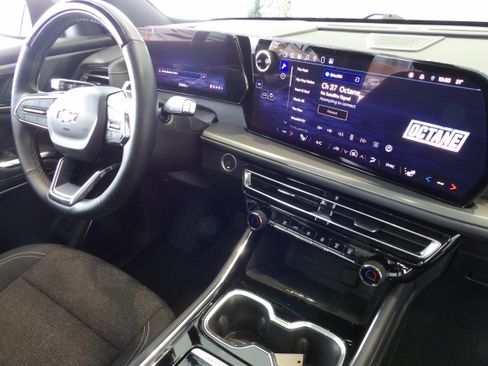 Used 2024 Chevrolet Traverse LT w/ Enhanced Driving Package image 28