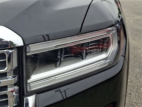 Used 2021 GMC Acadia Denali image 8