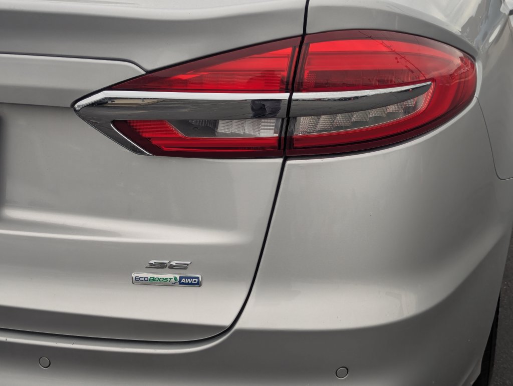 Used 2019 Ford Fusion SE AWD/4WD image 5