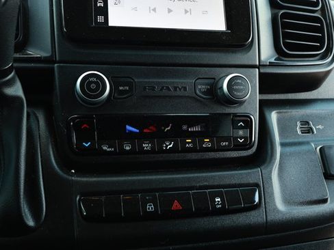Used 2024 RAM ProMaster 2500 w/ Convenience Group FWD image 19