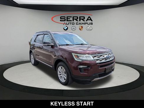 Used 2018 Ford Explorer XLT w/ Equipment Group 202A AWD/4WD image 14