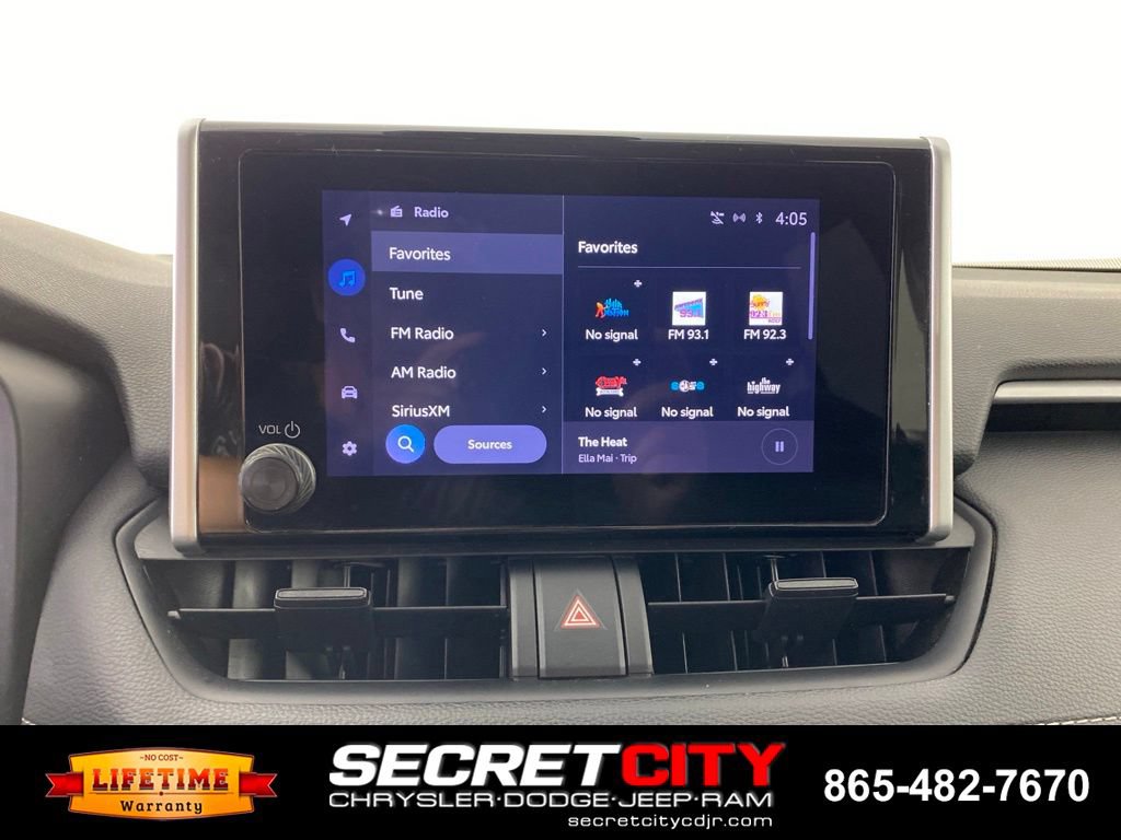 Used 2023 Toyota RAV4 LE AWD/4WD image 19