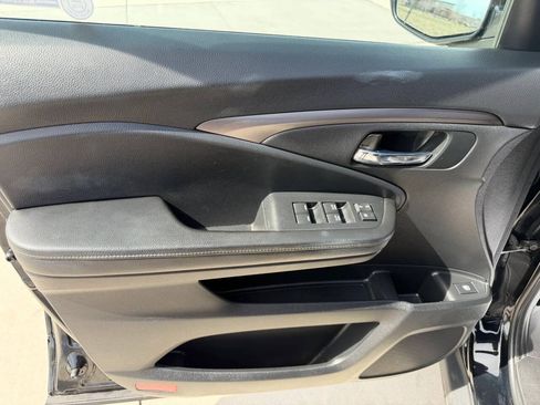 Used 2020 Honda Ridgeline Sport image 17