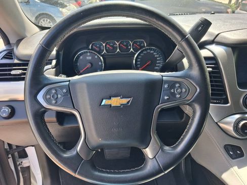 Used 2019 Chevrolet Suburban LT RWD image 8