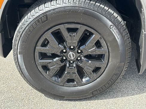 Used 2023 Nissan Frontier SV w/ Tow Package AWD/4WD image 10