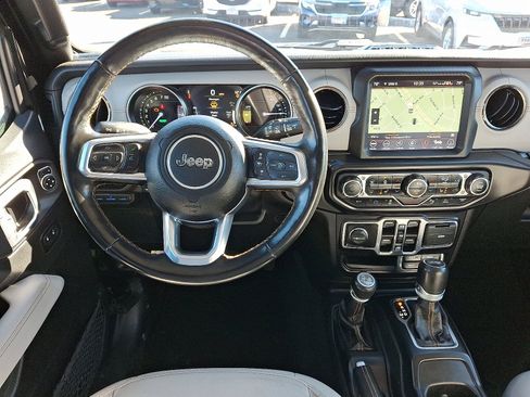 Used 2022 Jeep Wrangler Unlimited Sahara image 9