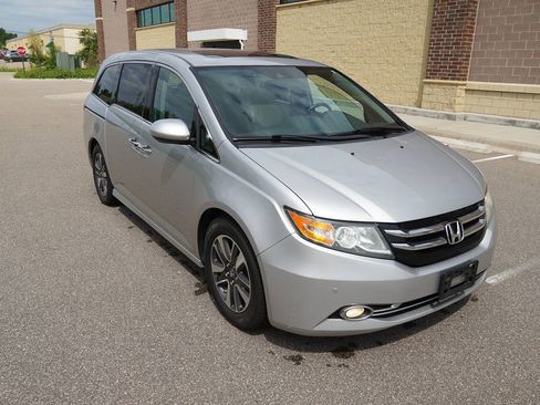 Used 2015 Honda Odyssey Touring Elite image 8
