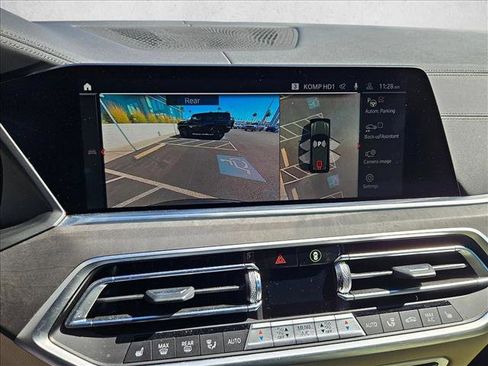 Used 2022 BMW X5 xDrive40i w/ Parking Assistance Package image 12