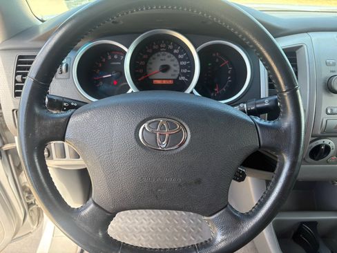 Used 2005 Toyota Tacoma PreRunner image 16