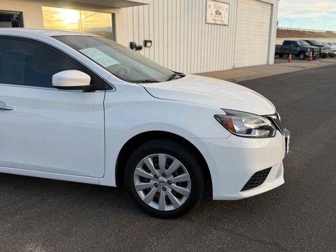 Used 2017 Nissan Sentra SV image 2