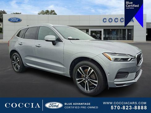 Used 2018 Volvo XC60 T5 Momentum w/ Vision Package AWD/4WD image 3