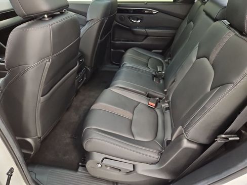Certified 2025 Honda Pilot Touring image 22