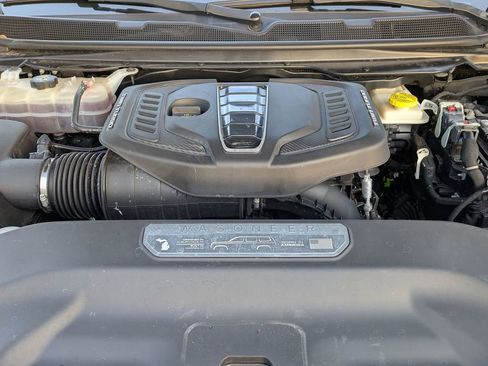 Used 2023 Jeep Grand Wagoneer Series III image 11