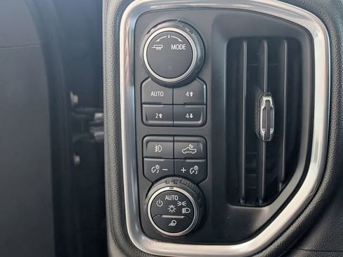 Used 2022 Chevrolet Silverado 1500 LTZ AWD/4WD image 26