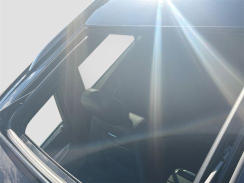 Used 2025 Cadillac XT6 Luxury w/ LPO, Floor Liner Package image 22