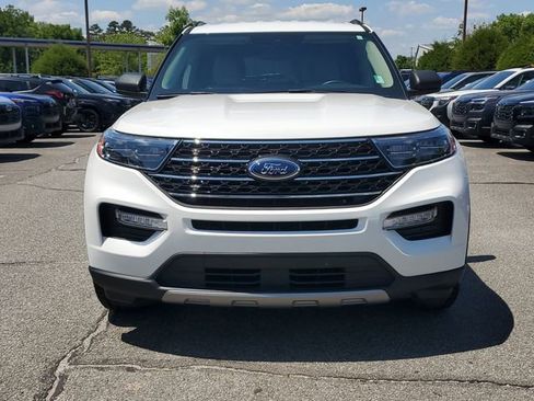 Used 2023 Ford Explorer XLT w/ Equipment Group 202A RWD image 2