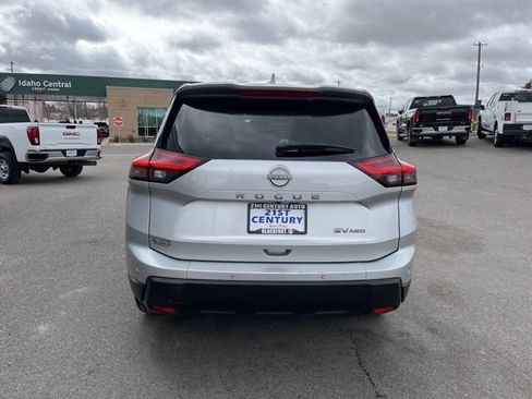 Used 2024 Nissan Rogue SV AWD/4WD image 10