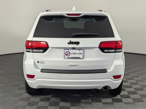 Used 2021 Jeep Grand Cherokee Laredo X image 6