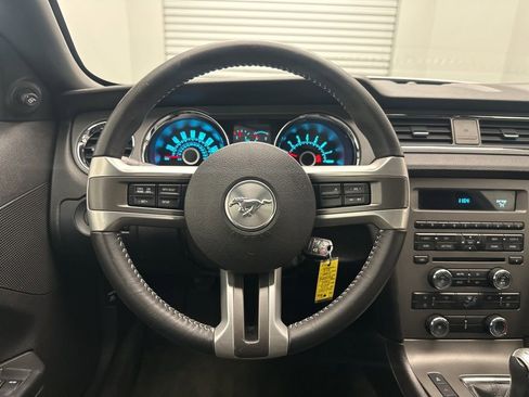 Used 2013 Ford Mustang Coupe image 14