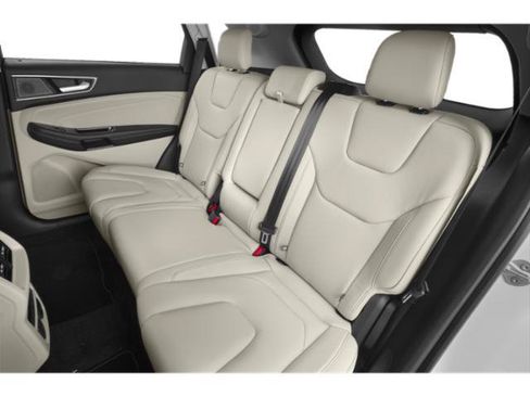 Used 2019 Ford Edge SEL w/ Equipment Group 201A AWD/4WD image 16