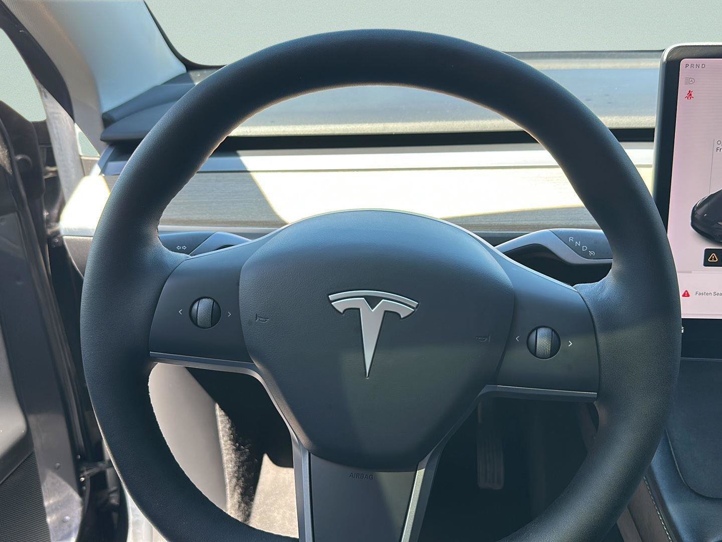 Used 2021 Tesla Model Y Long Range AWD/4WD image 25