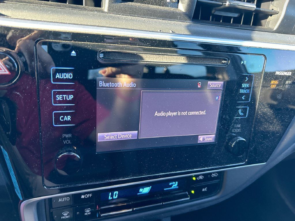 Used 2017 Toyota Corolla LE FWD image 21