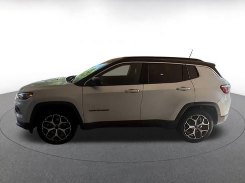 Used 2025 Jeep Compass Limited AWD/4WD image 9