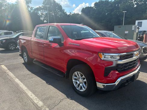 Used 2023 Chevrolet Silverado 1500 LT AWD/4WD image 8