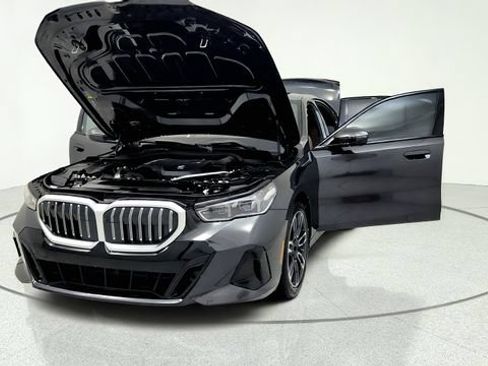Used 2026 BMW 530i w/ M Sport Package RWD image 13