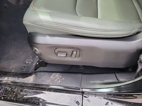 Used 2024 Jeep Gladiator Mojave w/ Safety Group image 11