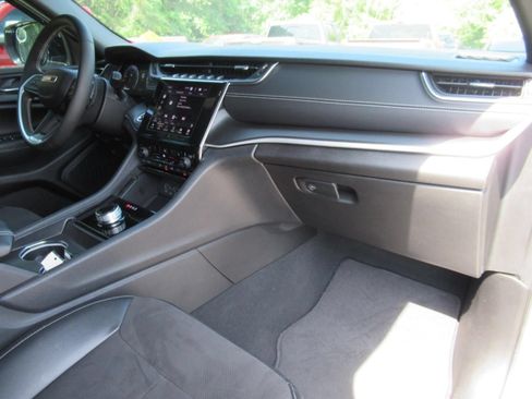 Used 2024 Jeep Grand Cherokee L Altitude RWD image 11