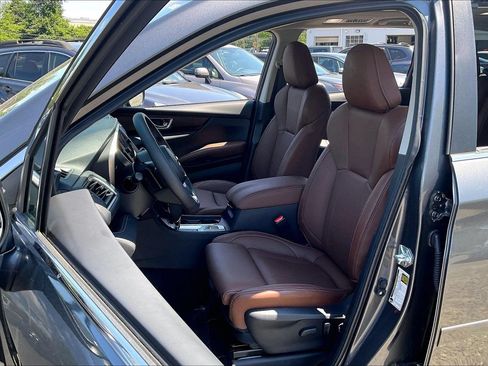 Certified 2025 Subaru Ascent Touring AWD/4WD image 9