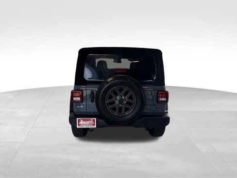 Used 2024 Jeep Wrangler Sport AWD/4WD image 4