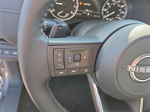 New 2025 Nissan Pathfinder SV w/ Black Appearance Package image 9