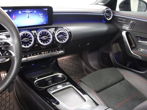 Used 2025 Mercedes-Benz CLA 35 AMG 4MATIC image 20