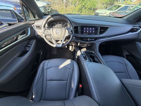 Used 2024 Buick Enclave Essence AWD/4WD image 13