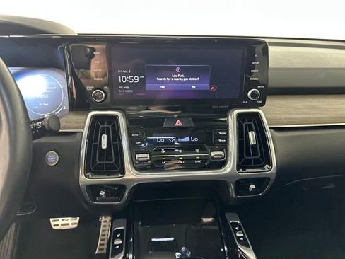 Used 2023 Kia Sorento SX Prestige image 21