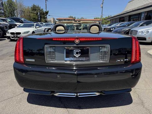 Used 2009 Cadillac XLR RWD image 9